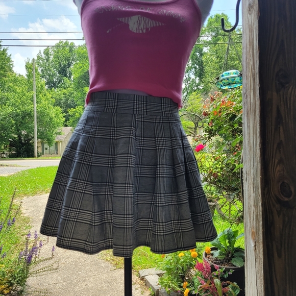 CLEANOUT SALE Gingham Mini Skater Skirt - Picture 3 of 3